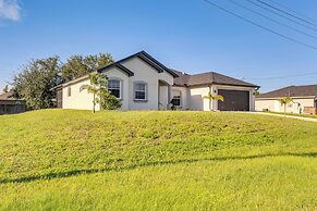 3 Mi to Golf: Getaway w/ Lanai in Cape Coral