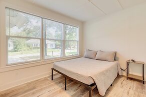 Charming Mobile Vacation Rental: 4 Mi to Downtown!