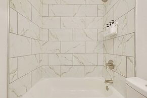 Charming Mobile Vacation Rental: 4 Mi to Downtown!