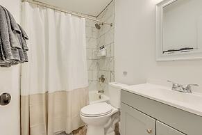 Charming Mobile Vacation Rental: 4 Mi to Downtown!