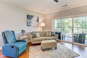 Myrtle Beach Condo w/ Pool: 7 Mi to Downtown!