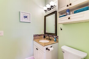 Myrtle Beach Condo w/ Pool: 7 Mi to Downtown!