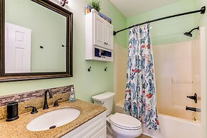 Myrtle Beach Condo w/ Pool: 7 Mi to Downtown!