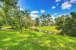 Myrtle Beach Condo w/ Pool: 7 Mi to Downtown!