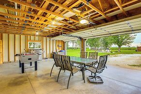 Marion Retreat w/ Patio, Grills & Fire Pit