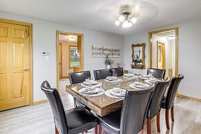 Marion Retreat w/ Patio, Grills & Fire Pit