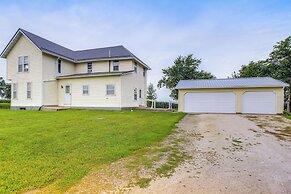 Marion Retreat w/ Patio, Grills & Fire Pit