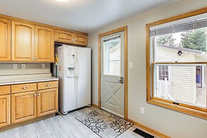 Marion Retreat w/ Patio, Grills & Fire Pit