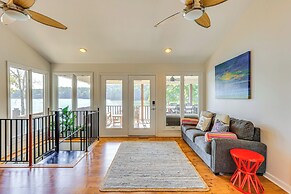Lewis Smith Lake Retreat w/ Dock & Deck!