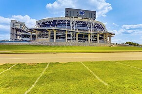 Home ~ 3 Mi to Penn State: Pets Welcome!