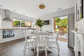 Fern House - Cosy 3 Bedroom House With Garden