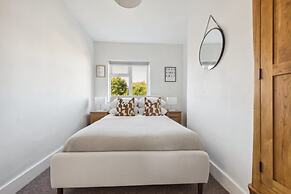 Fern House - Cosy 3 Bedroom House With Garden