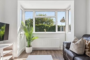 Fern House - Cosy 3 Bedroom House With Garden