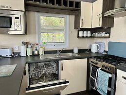 Luxury Caravan on Family Park Near Bournemouth