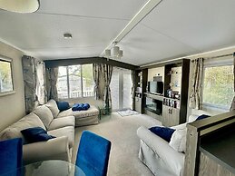 Luxury Caravan on Family Park Near Bournemouth