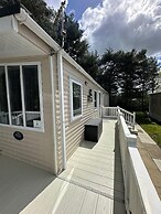 Luxury Caravan on Family Park Near Bournemouth