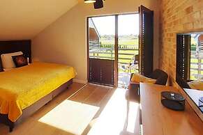 Holiday Resort With Sauna and Jacuzzi, Mielenko