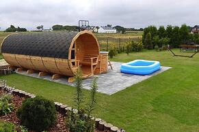 Holiday Resort With Sauna and Jacuzzi, Mielenko