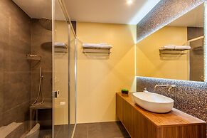 Exceptional Sunlit Apart Marsaskala Bay