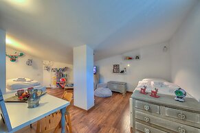 White House Ski Relax