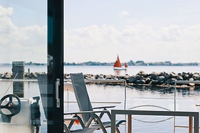 Houseboat in Egernsund at the Marina Minde