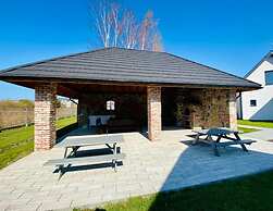 Two-story Holiday Cottages, Pool, air Conditioning