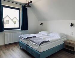 Two-story Holiday Cottages, Pool, air Conditioning