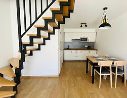 Two-story Holiday Cottages, Pool, air Conditioning