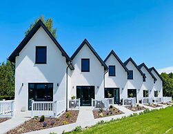 Two-story Holiday Cottages, Pool, air Conditioning