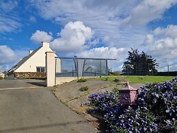 Nice Holiday Home With Beautiful Garden, Paimpol
