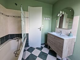 Nice Holiday Home With Beautiful Garden, Paimpol