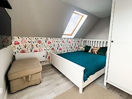 Holiday Home With Pool and Sauna, Choczewo