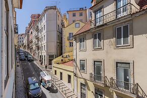 Carmo 43 by LovelyStay