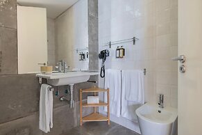 Carmo 43 by LovelyStay