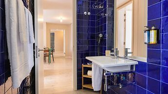 Carmo 43 by LovelyStay