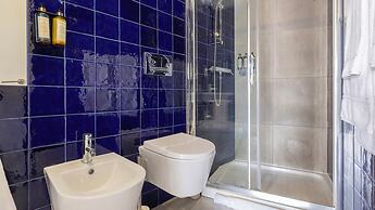 Carmo 43 by LovelyStay