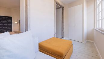 Carmo 43 by LovelyStay