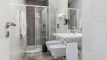 Carmo 43 by LovelyStay