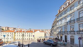 Carmo 43 by LovelyStay