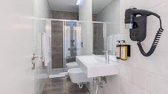 Carmo 43 by LovelyStay