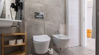 Carmo 43 by LovelyStay