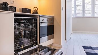 Carmo 43 by LovelyStay