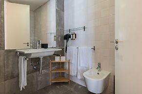 Carmo 43 by LovelyStay