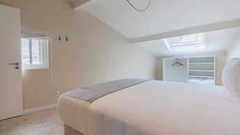 Carmo 43 by LovelyStay