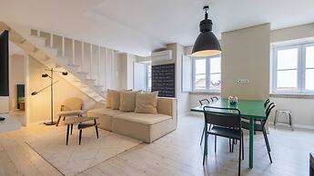 Carmo 43 by LovelyStay