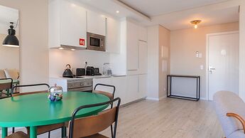 Carmo 43 by LovelyStay