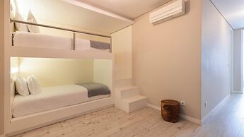 Carmo 43 by LovelyStay