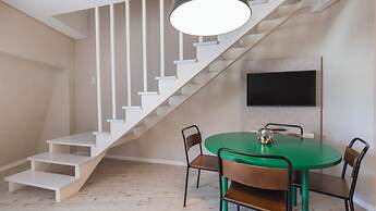 Carmo 43 by LovelyStay