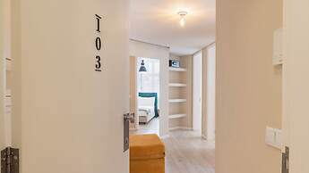 Carmo 43 by LovelyStay