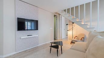 Carmo 43 by LovelyStay